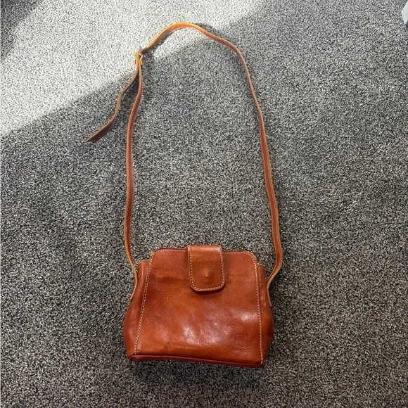 BCS Budapest Real Leather Cross Body Bag - Picture 1 of 7